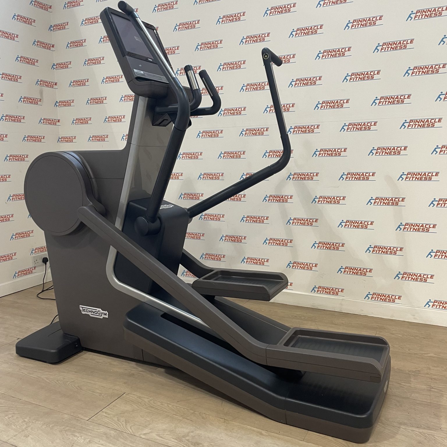 Technogym Artis Synchro Unity 3.0 Cross Trainer - Pinnacle Fitness