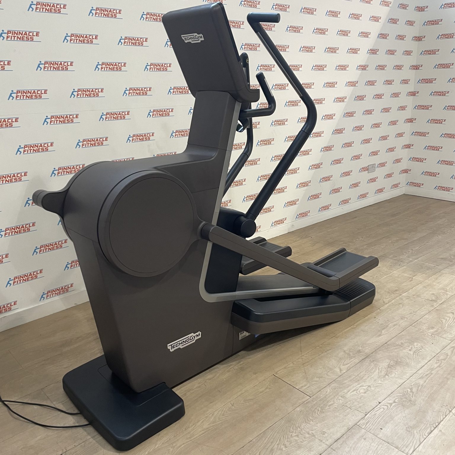 Technogym Artis Synchro Unity 3.0 Cross Trainer - Pinnacle Fitness